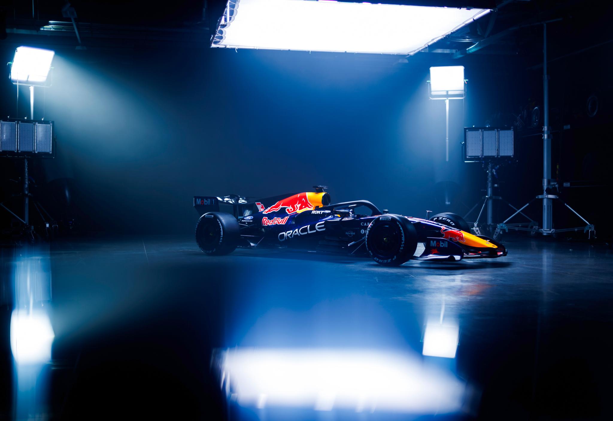 Discovery splash banner for Oracle Red Bull Racing Discord server