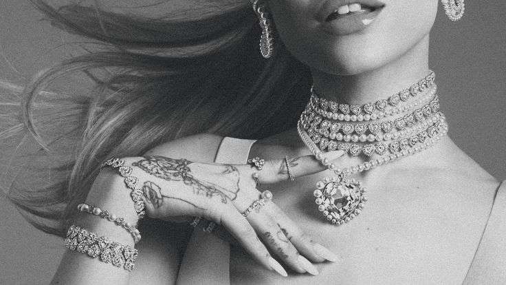 Discovery splash banner for /sweetener ꕤ ariana grande Discord server