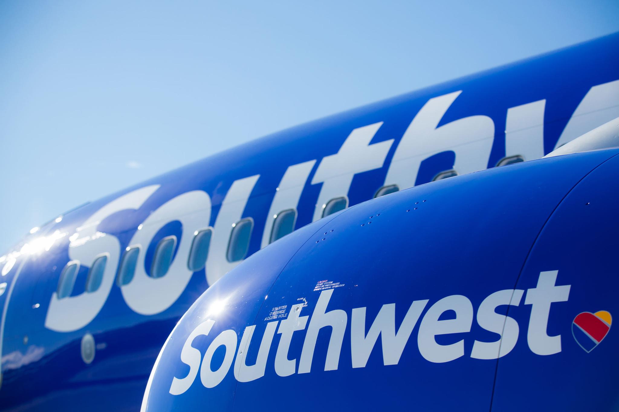 Discovery splash banner for Southwest - Roblox Discord server