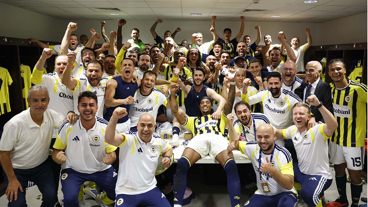 Discovery splash banner for Fenerbahçe SK Discord server