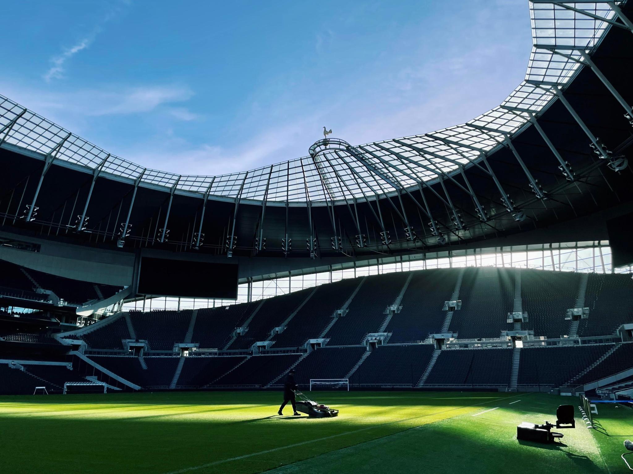 Discovery splash banner for Tottenham Hotspur DisCOYS Discord server